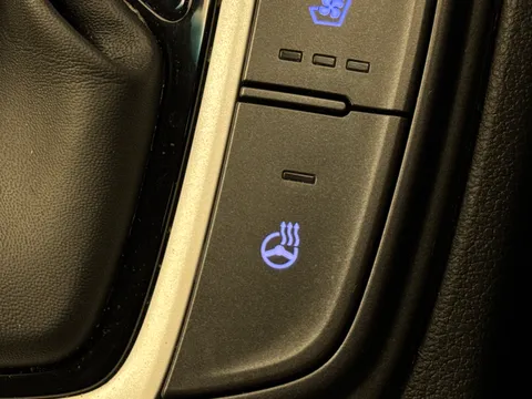 28 of 40 for Hyundai Kona 1.6 GDi Hybrid Premium SE 5dr DCT