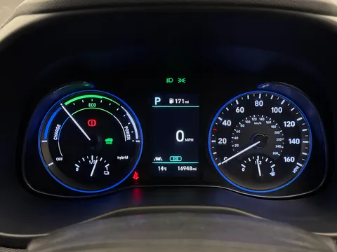 29 of 40 for Hyundai Kona 1.6 GDi Hybrid Premium SE 5dr DCT