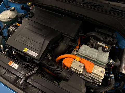 32 of 40 for Hyundai Kona 1.6 GDi Hybrid Premium SE 5dr DCT