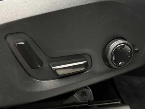 DP72GZA Volvo XC90 2.0 B5P Ultimate Dark 5dr AWD Geartronic Thumbnail #7