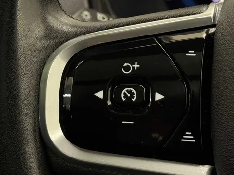 DP72GZA Volvo XC90 2.0 B5P Ultimate Dark 5dr AWD Geartronic Thumbnail #10