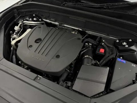 DP72GZA Volvo XC90 2.0 B5P Ultimate Dark 5dr AWD Geartronic Thumbnail #17