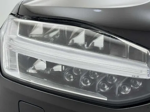DP72GZA Volvo XC90 2.0 B5P Ultimate Dark 5dr AWD Geartronic Thumbnail #20
