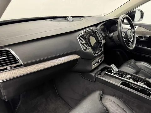 DP72GZA Volvo XC90 2.0 B5P Ultimate Dark 5dr AWD Geartronic Thumbnail #33