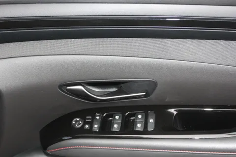 MW71KJY Hyundai Tucson 1.6 TGDi 48V MHD N Line 5dr 2WD DCT Thumbnail #27