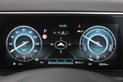 WL22BCY Hyundai Tucson 1.6 TGDi Plug-in Hybrid Ultimate 5dr 4WD Auto Thumbnail #16