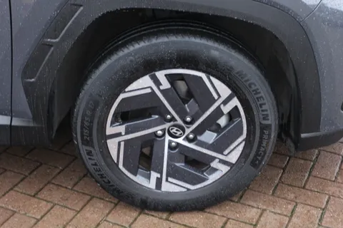 EF24WMW Hyundai Tucson 1.6T Plug-in Hybrid Premium 5dr 4WD Auto Thumbnail #11