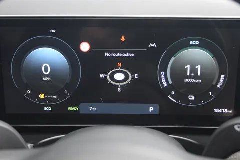 EF24WMW Hyundai Tucson 1.6T Plug-in Hybrid Premium 5dr 4WD Auto Thumbnail #16