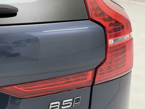 DV22LVK Volvo XC60 2.0 B5P Inscription 5dr AWD Geartronic Thumbnail #8