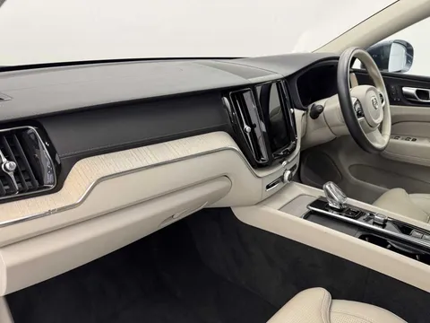 DV22LVK Volvo XC60 2.0 B5P Inscription 5dr AWD Geartronic Thumbnail #18