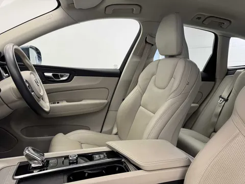 DV22LVK Volvo XC60 2.0 B5P Inscription 5dr AWD Geartronic Thumbnail #19