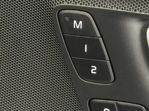 DV22LVK Volvo XC60 2.0 B5P Inscription 5dr AWD Geartronic Thumbnail #28