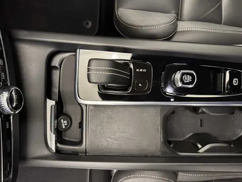 FL71ZSU Volvo XC60 2.0 B5P R DESIGN 5dr Geartronic Thumbnail #25