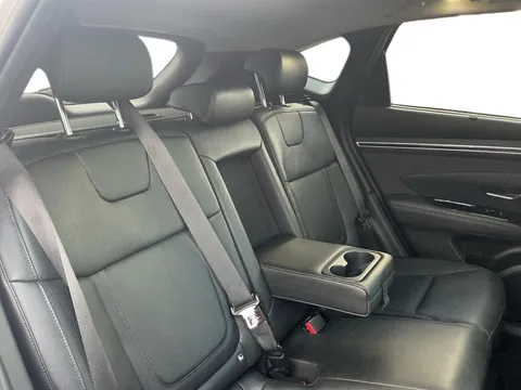 DC71FYU Hyundai Tucson 1.6 TGDi Ultimate 5dr 2WD Thumbnail #16