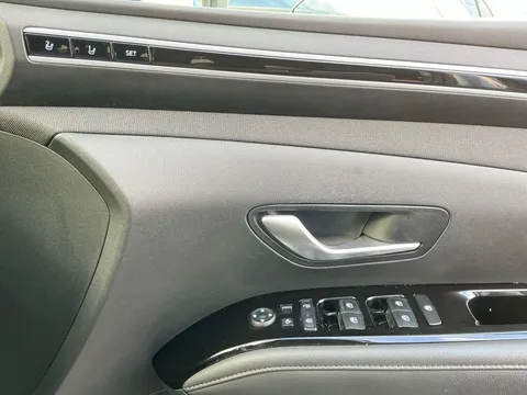 DC71FYU Hyundai Tucson 1.6 TGDi Ultimate 5dr 2WD Thumbnail #29