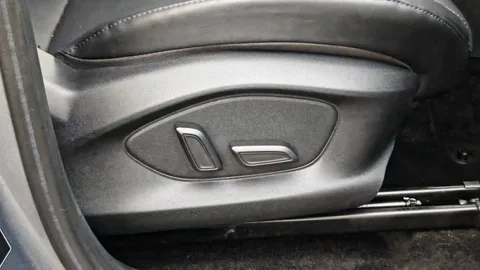 DG25YBZ Mg Motor Uk Zs 1.5 Hybrid+ Trophy 5dr Auto Thumbnail #44