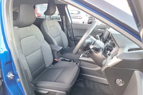 HV20UGB Renault Captur 1.3 TCE 130 Iconic 5dr Thumbnail #33