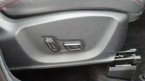 DG23YNR Mg Motor Uk Zs 1.0T GDi Exclusive 5dr Thumbnail #3