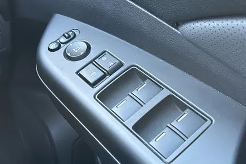 17 of 39 for Honda CR-V 2.0 i-VTEC EX 5dr Auto