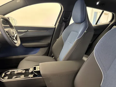 DV75KYB Volvo Ex30 315kW Twin Motor Performance Plus 69kWh 5dr Auto Thumbnail #10