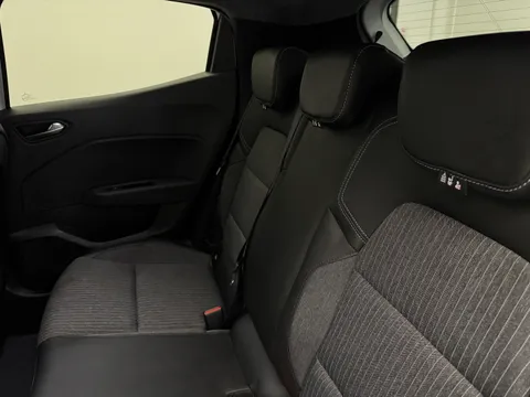 DS23WUB Renault Clio 1.6 E-TECH full hybrid 145 Techno 5dr Auto Thumbnail #10