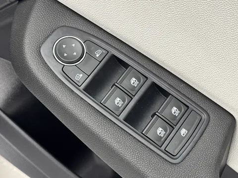 DS23WUB Renault Clio 1.6 E-TECH full hybrid 145 Techno 5dr Auto Thumbnail #19