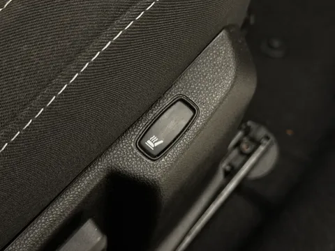 DS71UPD Dacia Duster 1.3 TCe 150 Prestige 5dr EDC Thumbnail #21