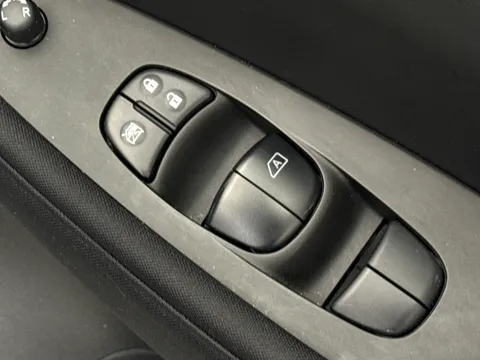 21 of 34 for Nissan LEAF 110kW Acenta 39kWh 5dr Auto