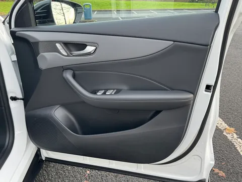 DG75NHH Mg Motor Uk MGS5 125kW SE EV 49kWh 5dr Auto Thumbnail #21