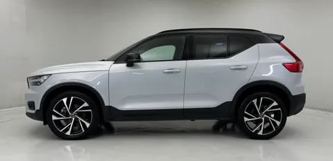 WK70XLL Volvo XC40 2.0 B4P R DESIGN Pro 5dr Auto Thumbnail #5