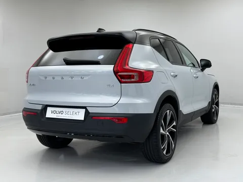 WK70XLL Volvo XC40 2.0 B4P R DESIGN Pro 5dr Auto Thumbnail #7