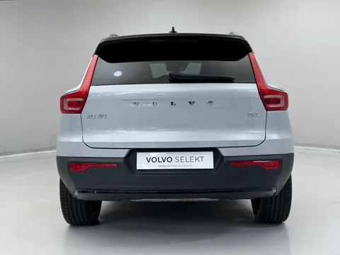 WK70XLL Volvo XC40 2.0 B4P R DESIGN Pro 5dr Auto Thumbnail #8