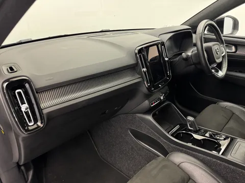 WK70XLL Volvo XC40 2.0 B4P R DESIGN Pro 5dr Auto Thumbnail #15