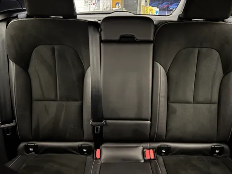 WK70XLL Volvo XC40 2.0 B4P R DESIGN Pro 5dr Auto Thumbnail #24