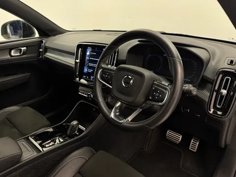 WK70XLL Volvo XC40 2.0 B4P R DESIGN Pro 5dr Auto Thumbnail #32