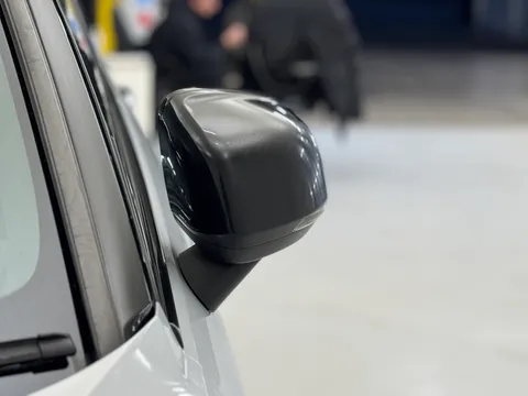 WK70XLL Volvo XC40 2.0 B4P R DESIGN Pro 5dr Auto Thumbnail #41