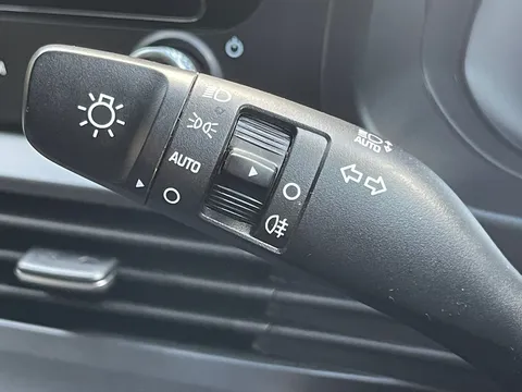 EA74CSZ Hyundai Bayon 1.0 TGDi Premium 5dr Thumbnail #22