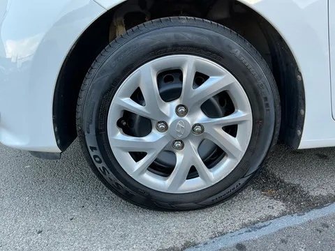 4 of 32 for Hyundai i10 1.0 SE 5dr - ZERO DEPOSIT FINANCE & CASHBACK AVAILABLE