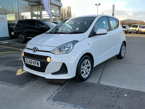 13 of 32 for Hyundai i10 1.0 SE 5dr - ZERO DEPOSIT FINANCE & CASHBACK AVAILABLE