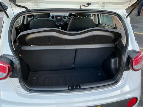 15 of 32 for Hyundai i10 1.0 SE 5dr - ZERO DEPOSIT FINANCE & CASHBACK AVAILABLE