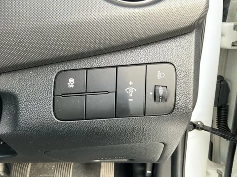 23 of 32 for Hyundai i10 1.0 SE 5dr - ZERO DEPOSIT FINANCE & CASHBACK AVAILABLE