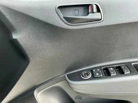 24 of 32 for Hyundai i10 1.0 SE 5dr - ZERO DEPOSIT FINANCE & CASHBACK AVAILABLE