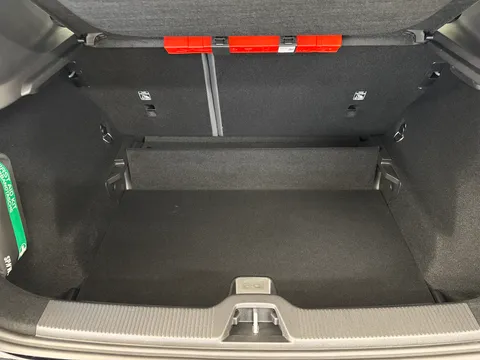 DL75BUJ Volvo Ex30 200kW SM Extended Range Plus 69kWh 5dr Auto Thumbnail #10