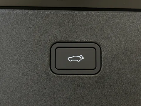 DL75BUJ Volvo Ex30 200kW SM Extended Range Plus 69kWh 5dr Auto Thumbnail #11