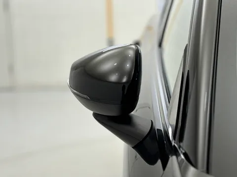 DL75BUJ Volvo Ex30 200kW SM Extended Range Plus 69kWh 5dr Auto Thumbnail #18