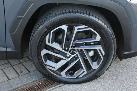 DC25OUN Hyundai Tucson 1.6T Plug-in Hybrid Ultimate 5dr Auto Thumbnail #4