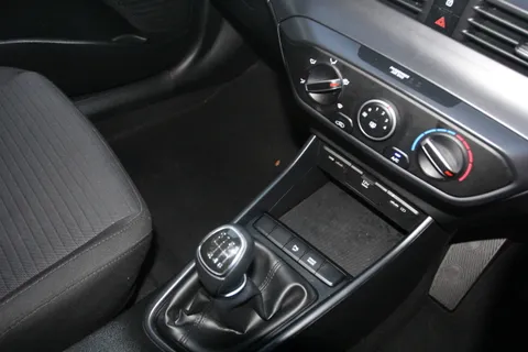 DE71FHH Hyundai i20 1.0T GDi 48V MHD SE Connect 5dr Thumbnail #25