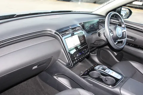 DV71XTD Hyundai Tucson 1.6 TGDi Hybrid 230 Ultimate 5dr 2WD Auto Thumbnail #12