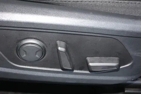 DV71XTD Hyundai Tucson 1.6 TGDi Hybrid 230 Ultimate 5dr 2WD Auto Thumbnail #23