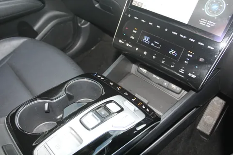 DV71XTD Hyundai Tucson 1.6 TGDi Hybrid 230 Ultimate 5dr 2WD Auto Thumbnail #31